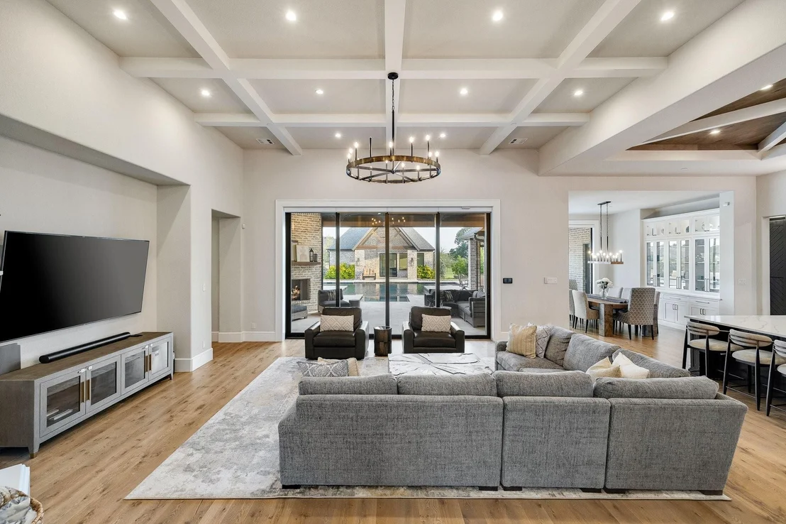 Photo of 660 Louise Drive