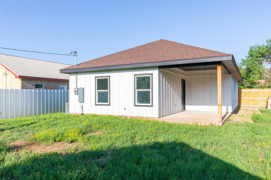 Photo of 1349 Pecan Street