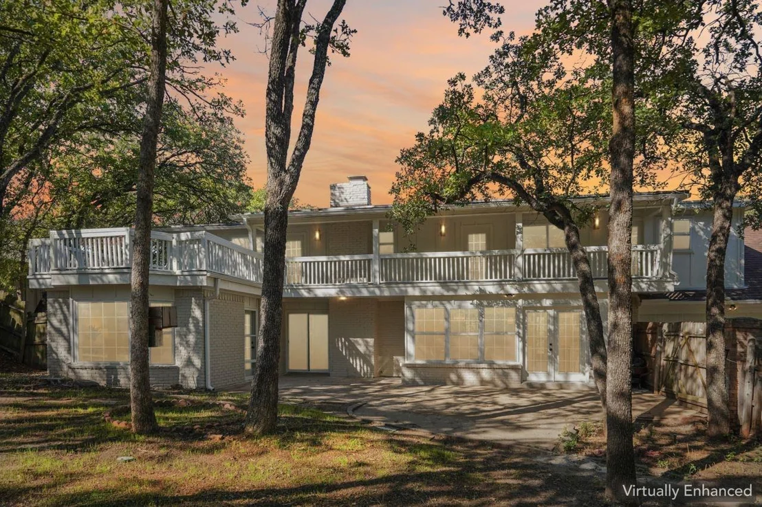 Photo of 2872 Hurstview Drive