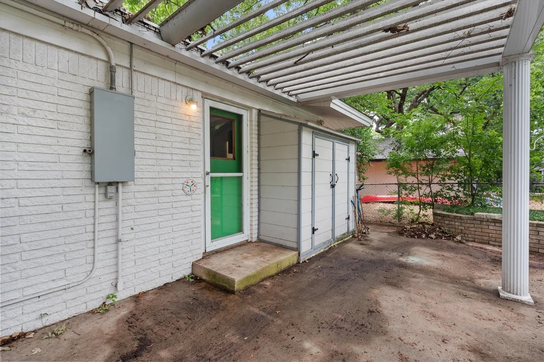 Photo of 1209 W Lilly Lane