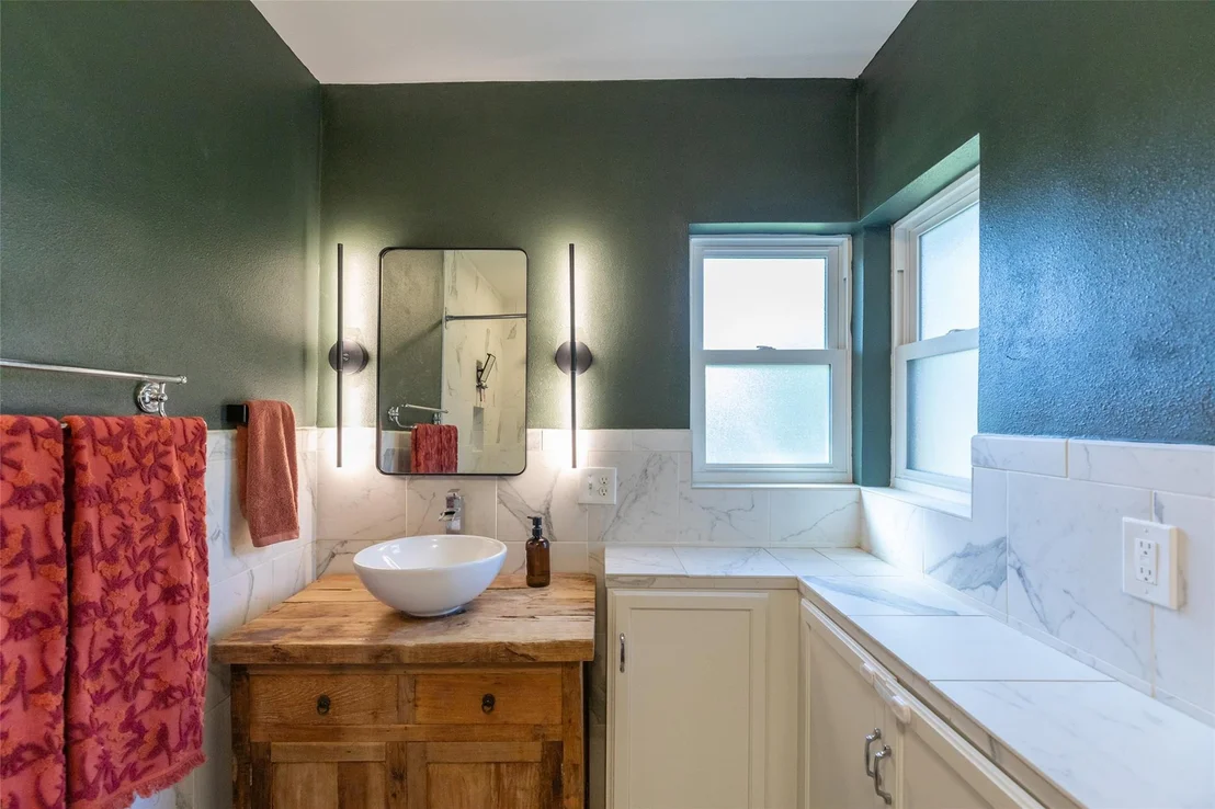 Photo of 3765 Woodridge Drive