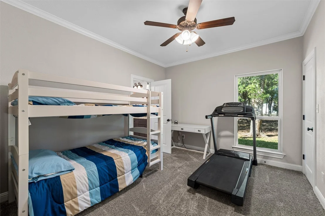 Photo of 580 Whispering Oaks