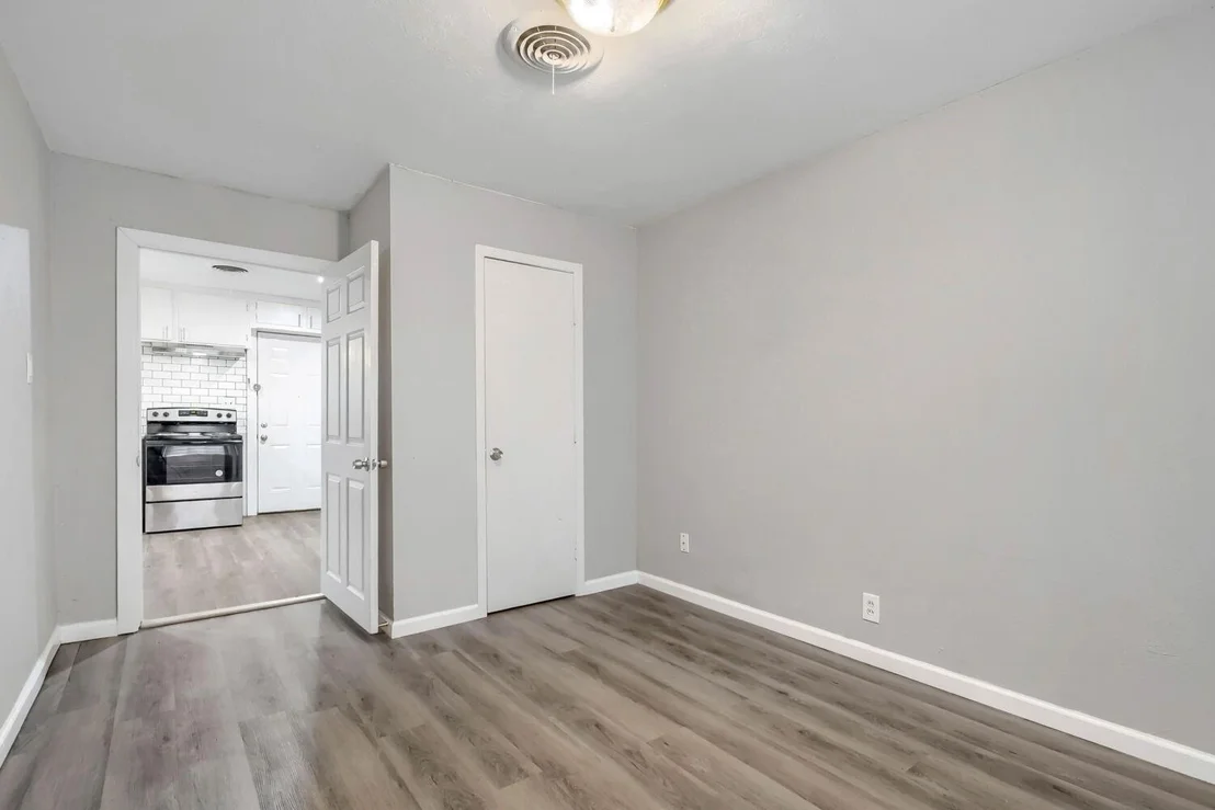 Photo of 1420 Bennett Drive