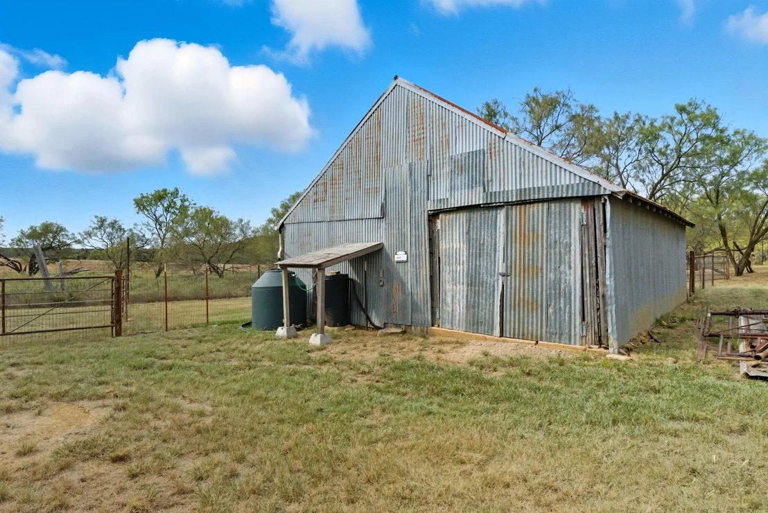Photo of 735 Gresham Lane