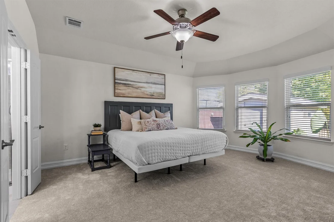 Photo of 6424 Roaring Creek