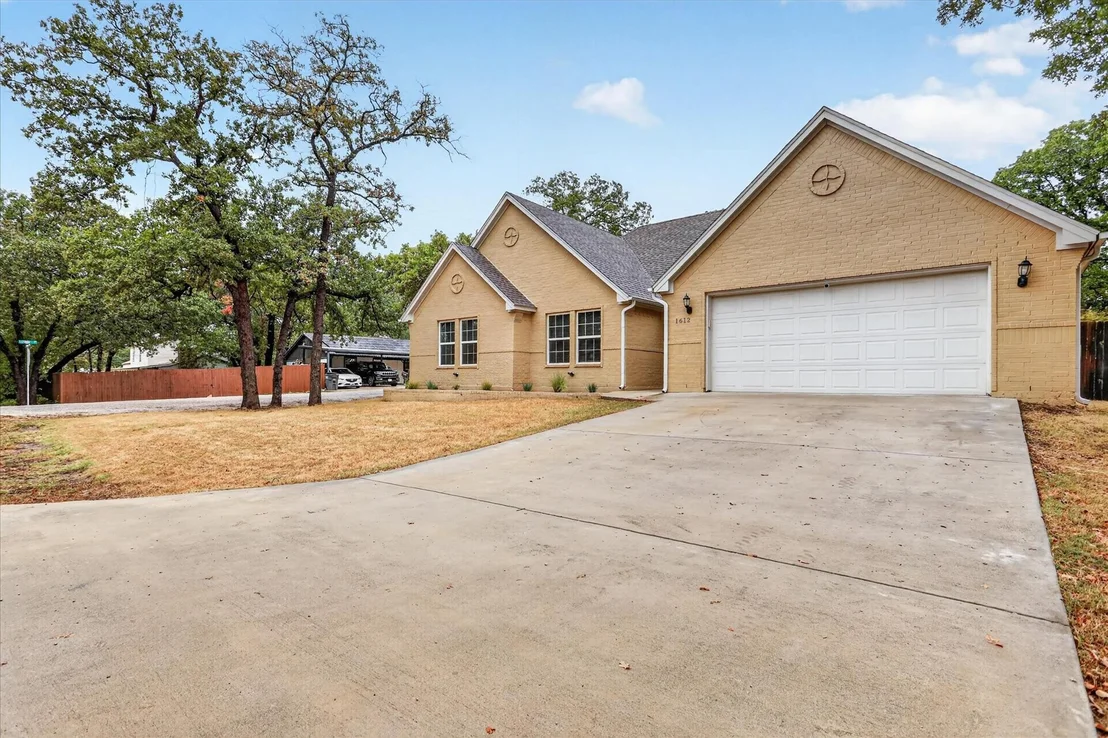 Photo of 1612 Tanglewood Drive