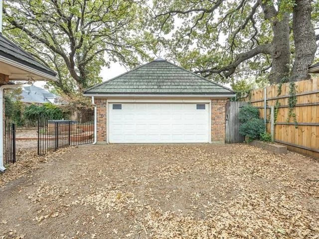 Photo of 2004 Misty Creek Drive