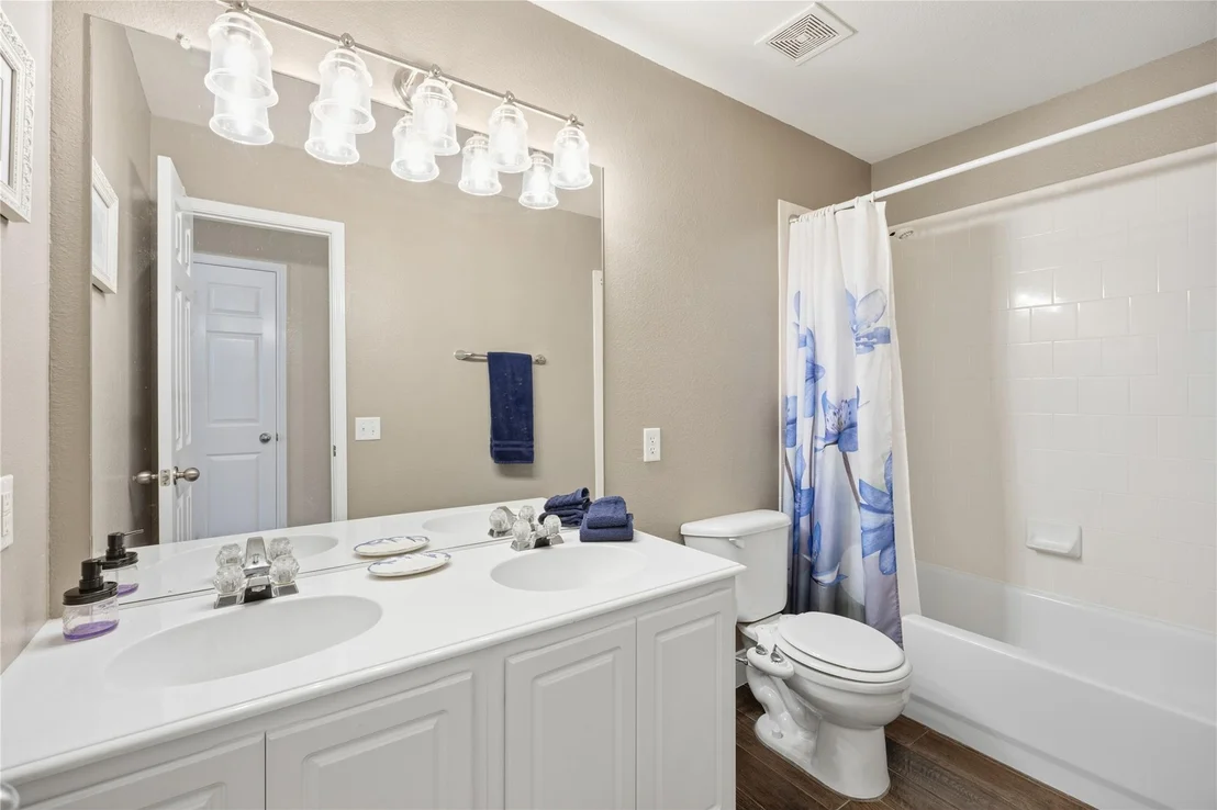 Photo of 1004 Dover Heights Trail