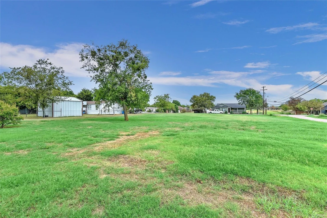 Photo of TBD W Maple Street LOT 5