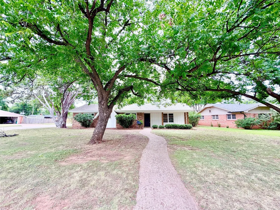 Photo of 2248 Crescent Drive