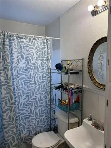 Photo of 2125 Oakland Drive