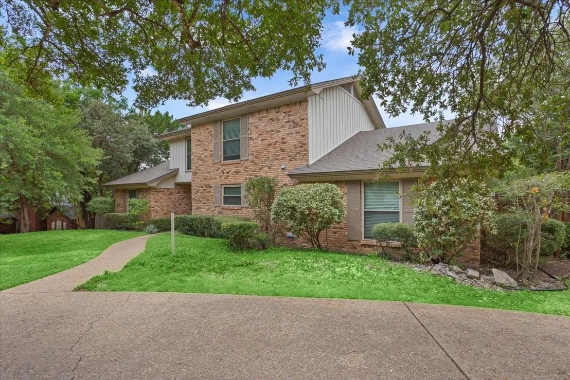Photo of 2424 Richards Drive