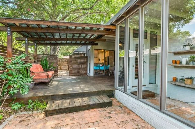 Photo of 6652 Talbot Parkway
