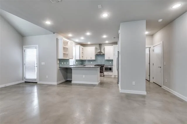 Photo of 1225 Crownview Lane