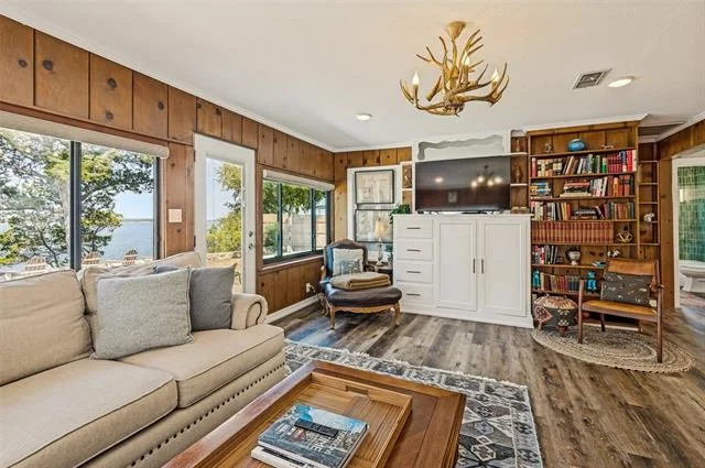 Photo of 111 Live Oak Drive