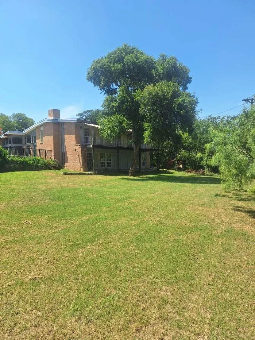 Photo of 2415 Skyline Drive