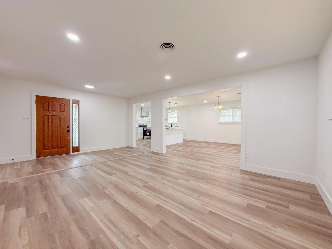 Photo of 228 Hallbrook Drive