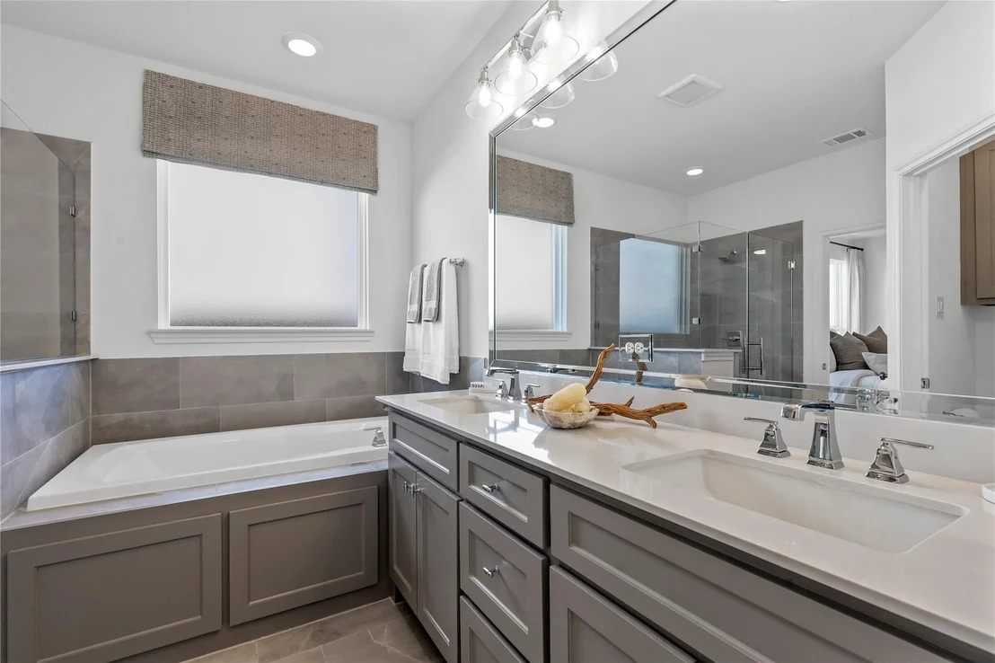 Photo of 406 Sunset Lane