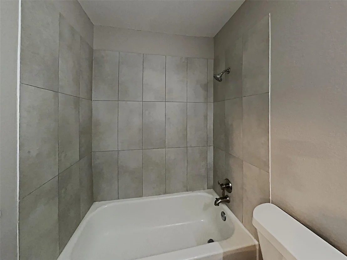 Photo of 833 Weaver Street