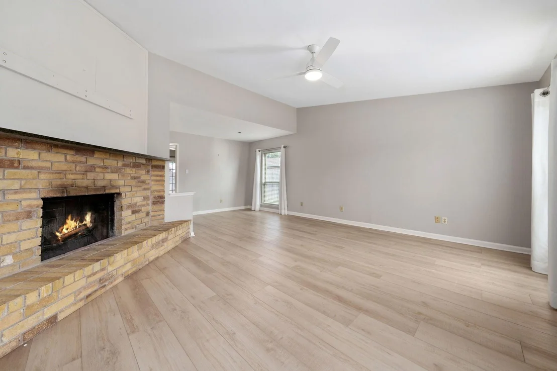 Photo of 413 Sandy Knoll Drive