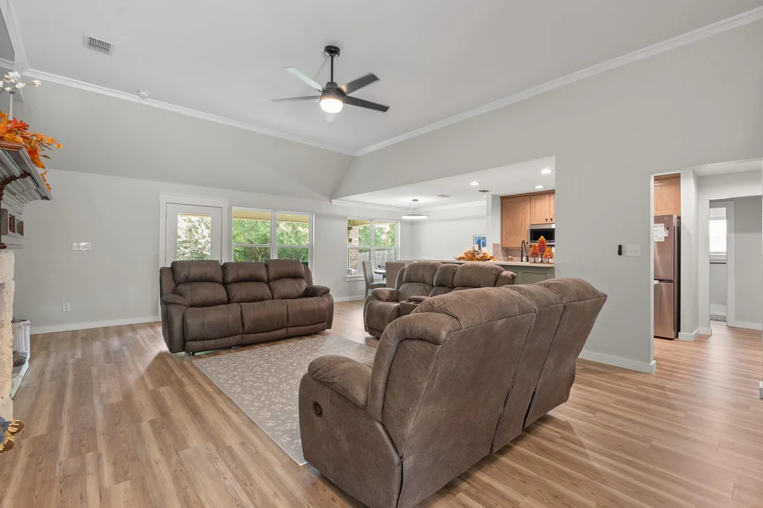 Photo of 3137 Shoreline Drive