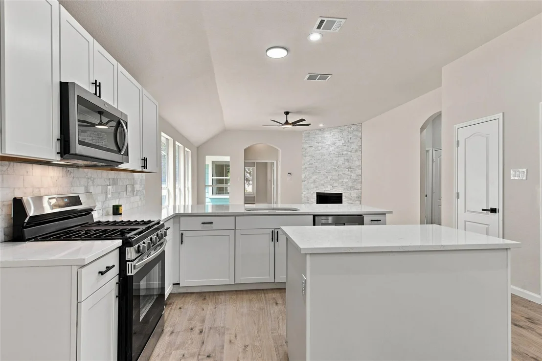 Photo of 1401 Live Oak Lane