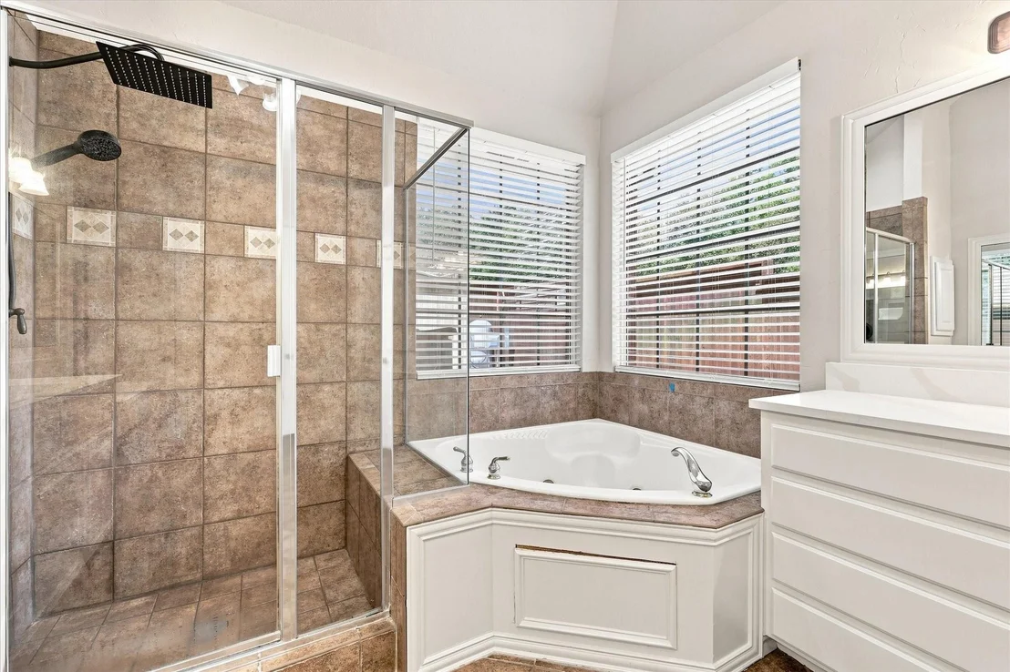 Photo of 708 Lakeway Drive
