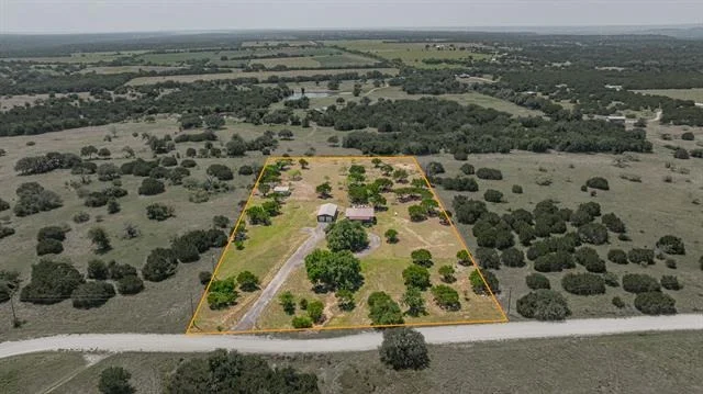 Photo of 1271 Private 2120 Road