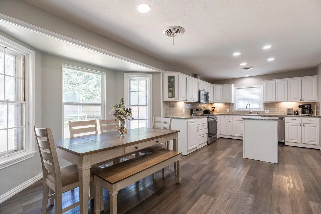 Photo of 1842 Elmwood Drive