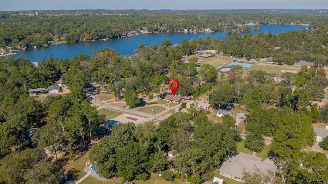 Photo of 213 Treetop Lane