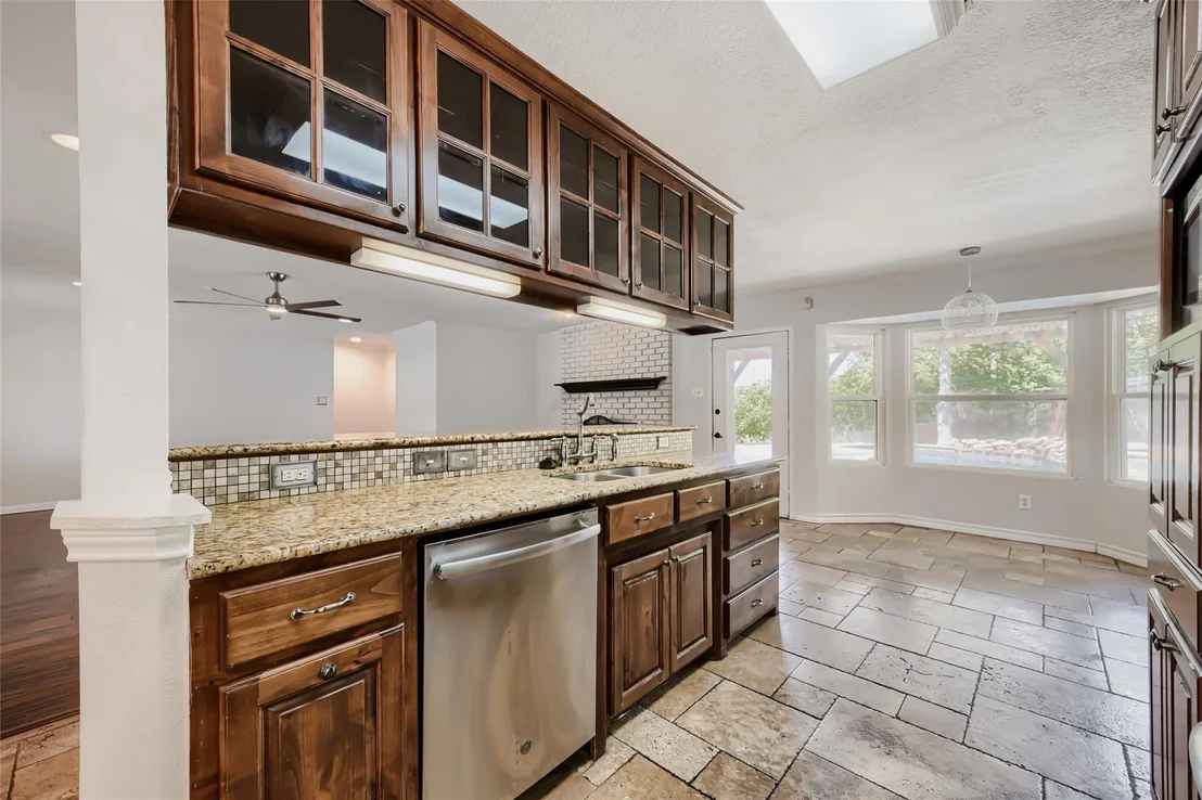 Photo of 6504 Genoa Road