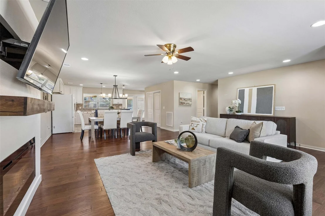 Photo of 8106 Woodside Road