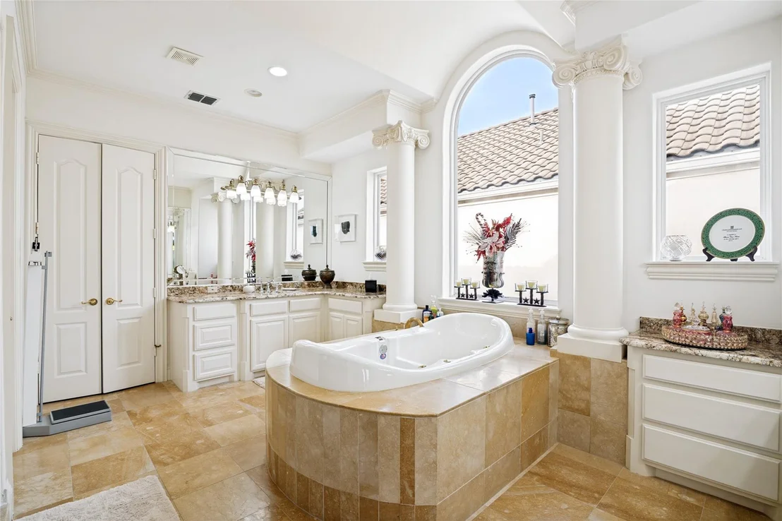 Photo of 5528 Gleneagles Drive