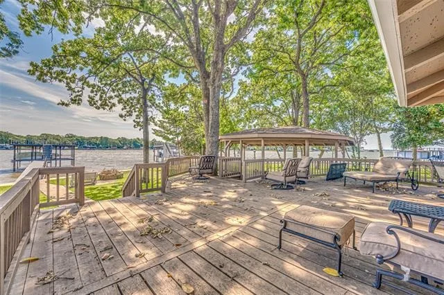 Photo of 113 Crestwood Circle