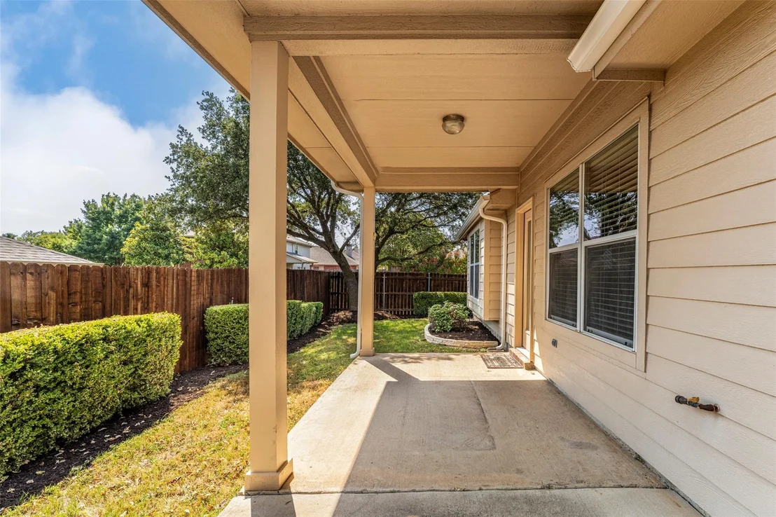 Photo of 6633 Chalk River Drive