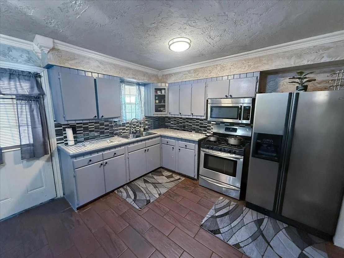 Photo of 705 Parker Circle