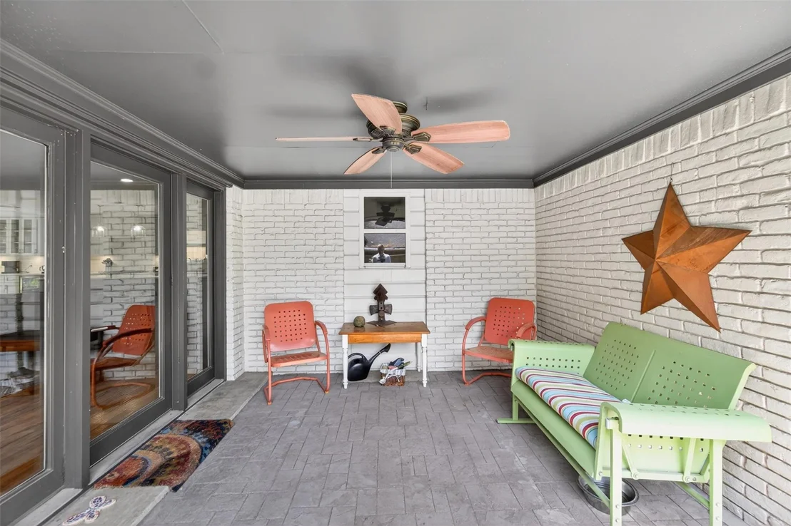 Photo of 6233 Crestmont Drive