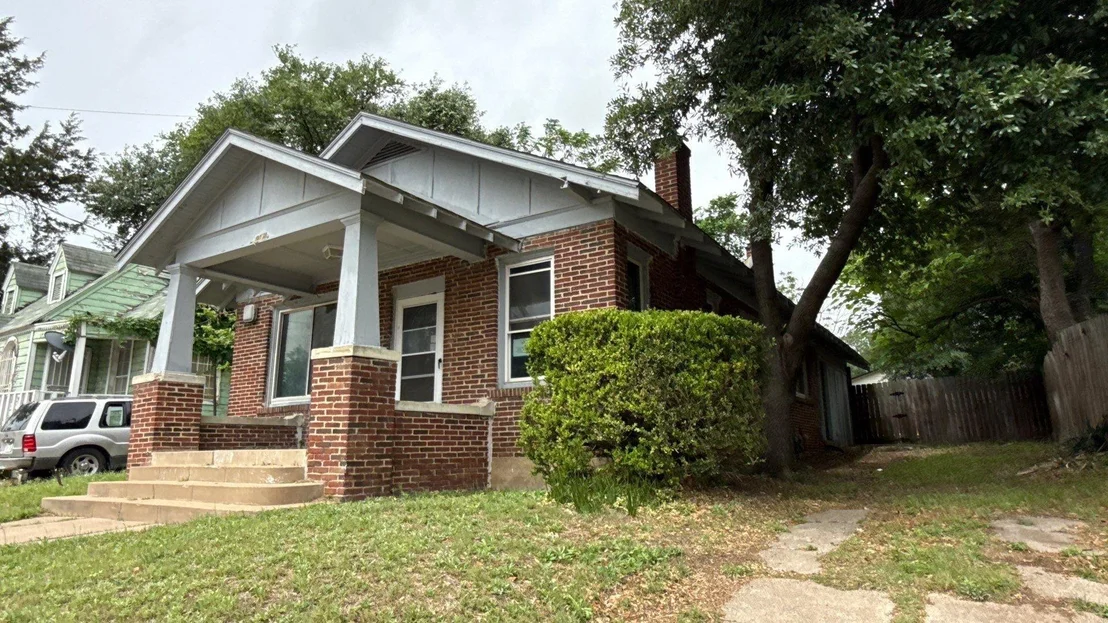 Photo of 2611 Pine Street
