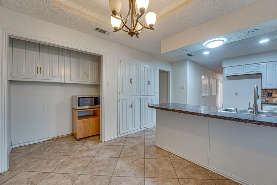 Photo of 917 Meadowgate Drive