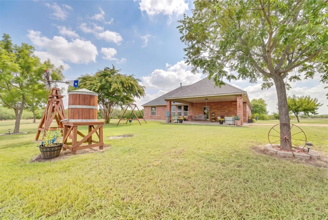 Photo of 1155 Boase Way