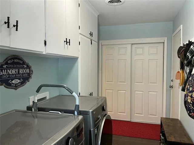 Photo of 900 N Elm Street