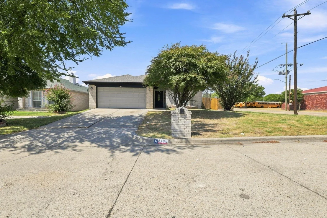 Photo of 8195 Waterside Trail