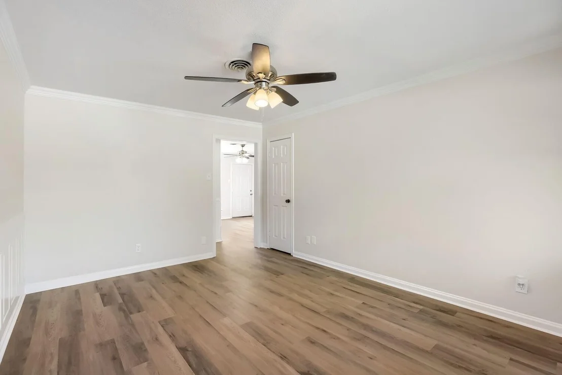 Photo of 1207 Ridgeway Drive