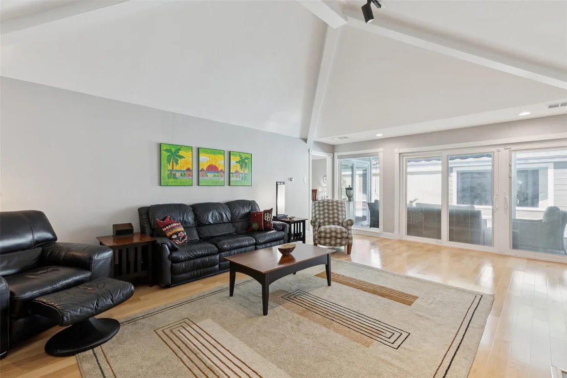 Photo of 7221 Pleasant View Drive