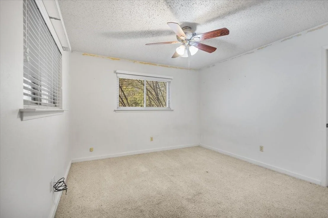 Photo of 207 Grass Knoll Drive