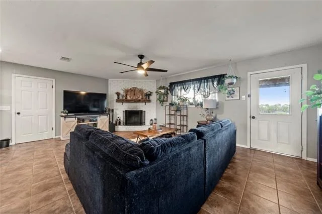 Photo of 837 W 3rd Street