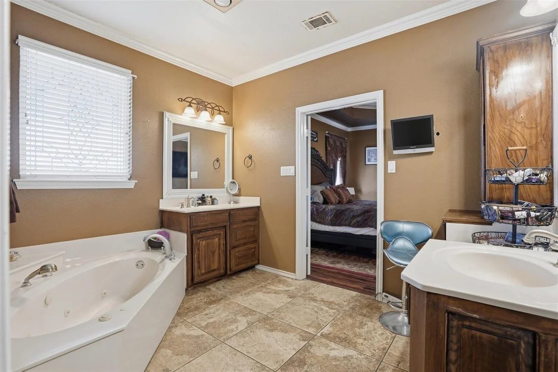 Photo of 7229 County Road 1205