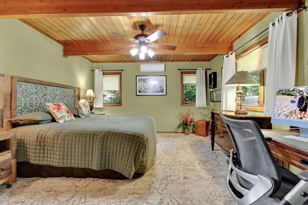 Photo of 334 Hideaway Lane Central