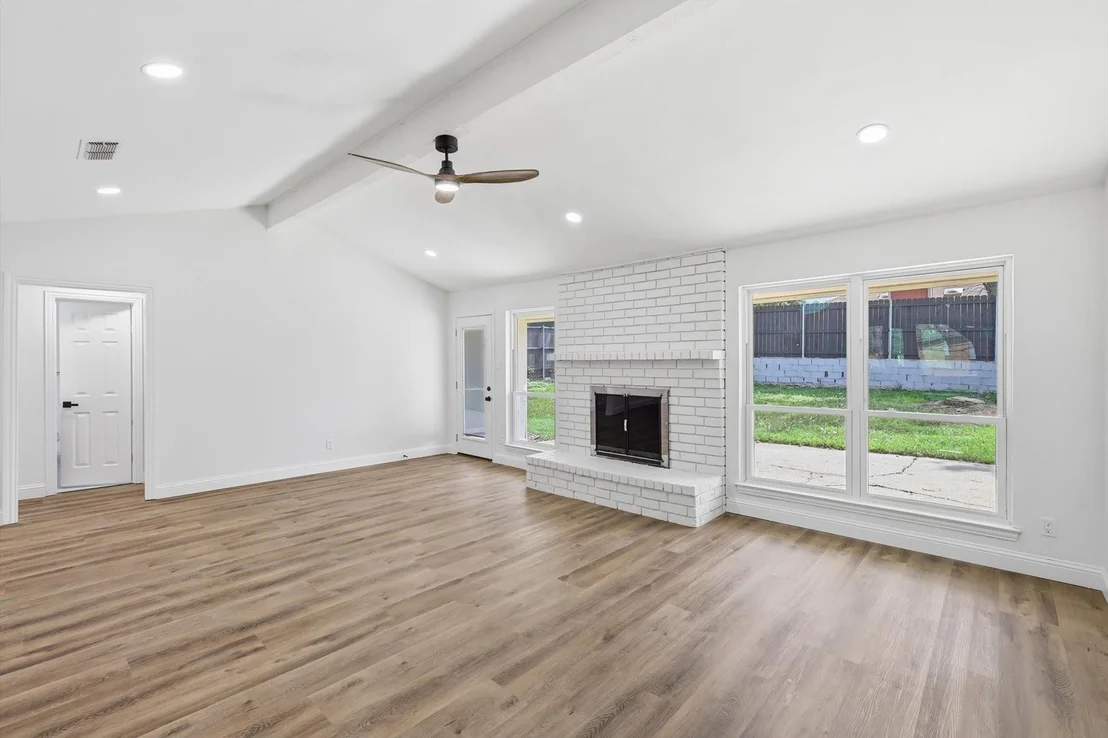 Photo of 2211 Sierra Drive