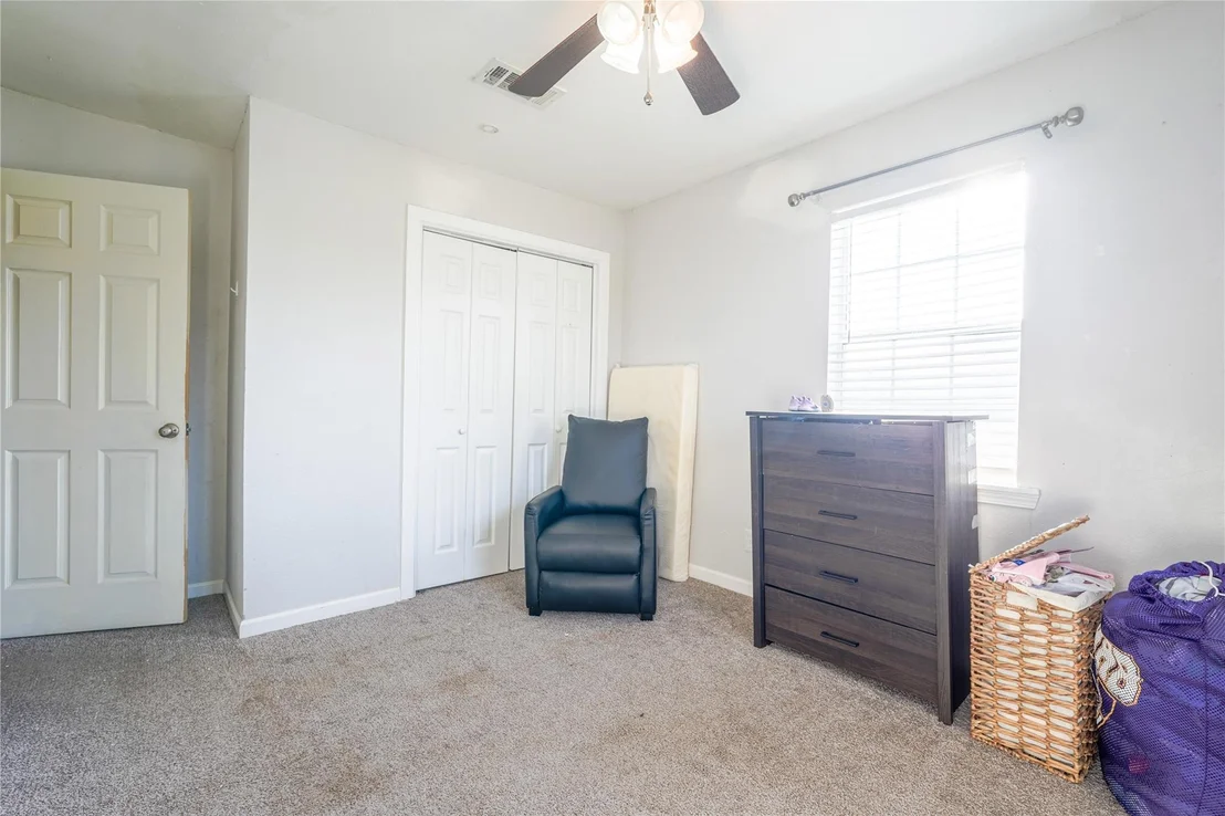 Photo of 200 W Greenbriar Street